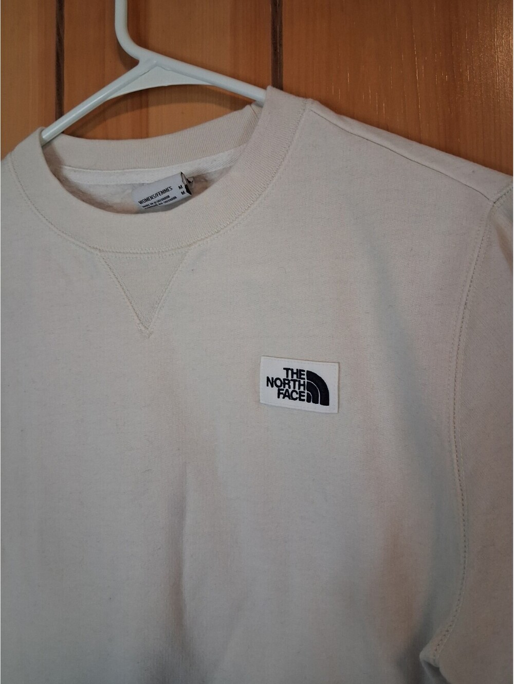 The North Face Women's Medium Eggshell Crewneck Pullover Sweater Long Sleeve